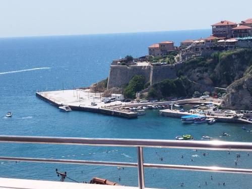 Rana Apartment | Cosy Apartment in Ulcinj with Sea View - 40 m²