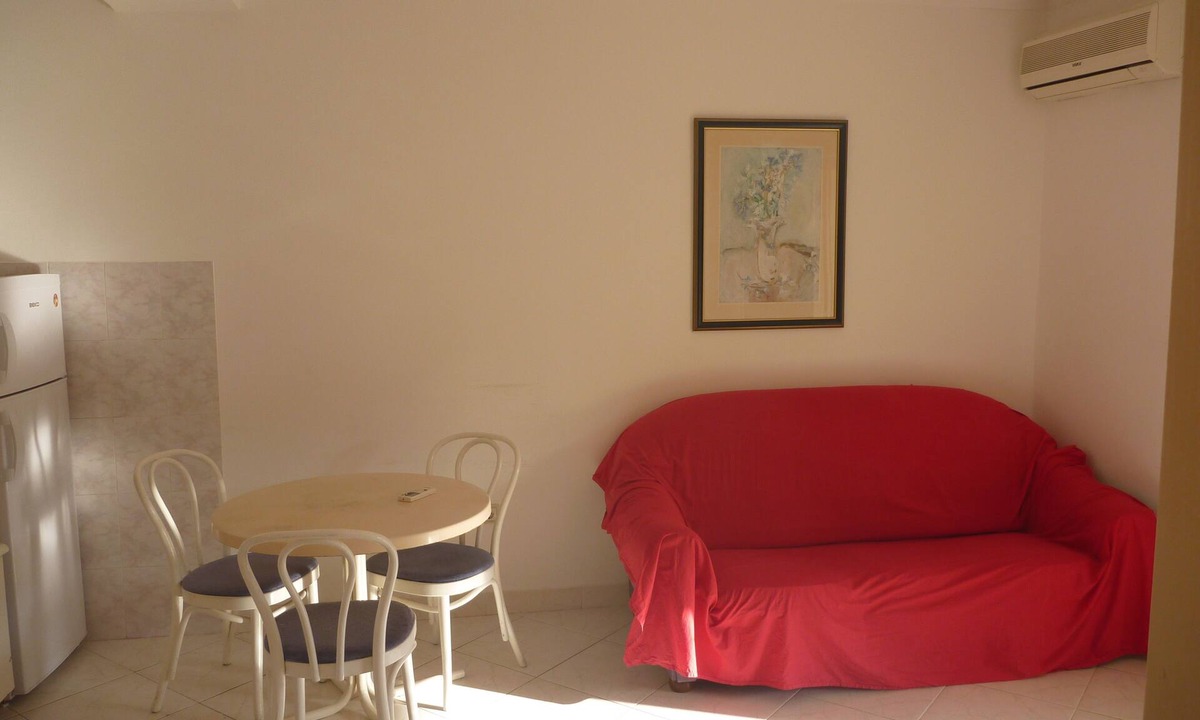 Lazi Apartment | Cosy apartment near a beach