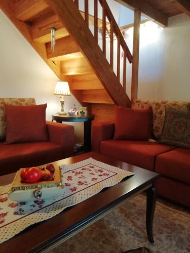 Kalivia House | Cosy lake house, μια ανάσα πριν τη λίμνη