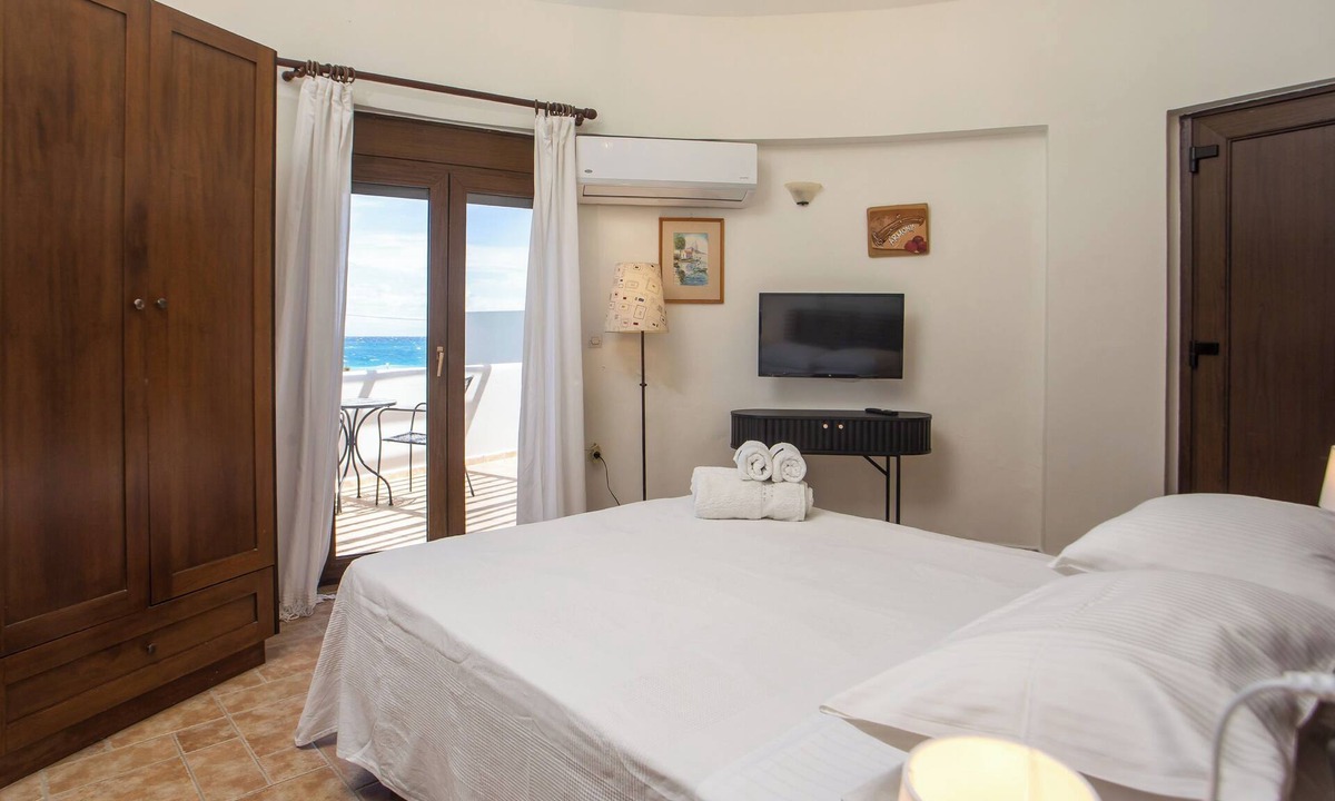 Ialyssos Apartment | Cosy studio ARMONIA for 2 persons with great sea views in Rhodes-Ialysos