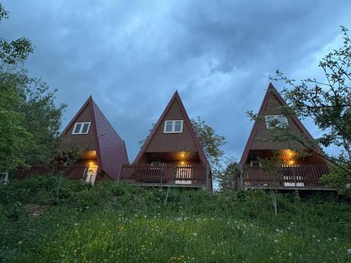 Montenegro House | Cottage Cabins Brskovo