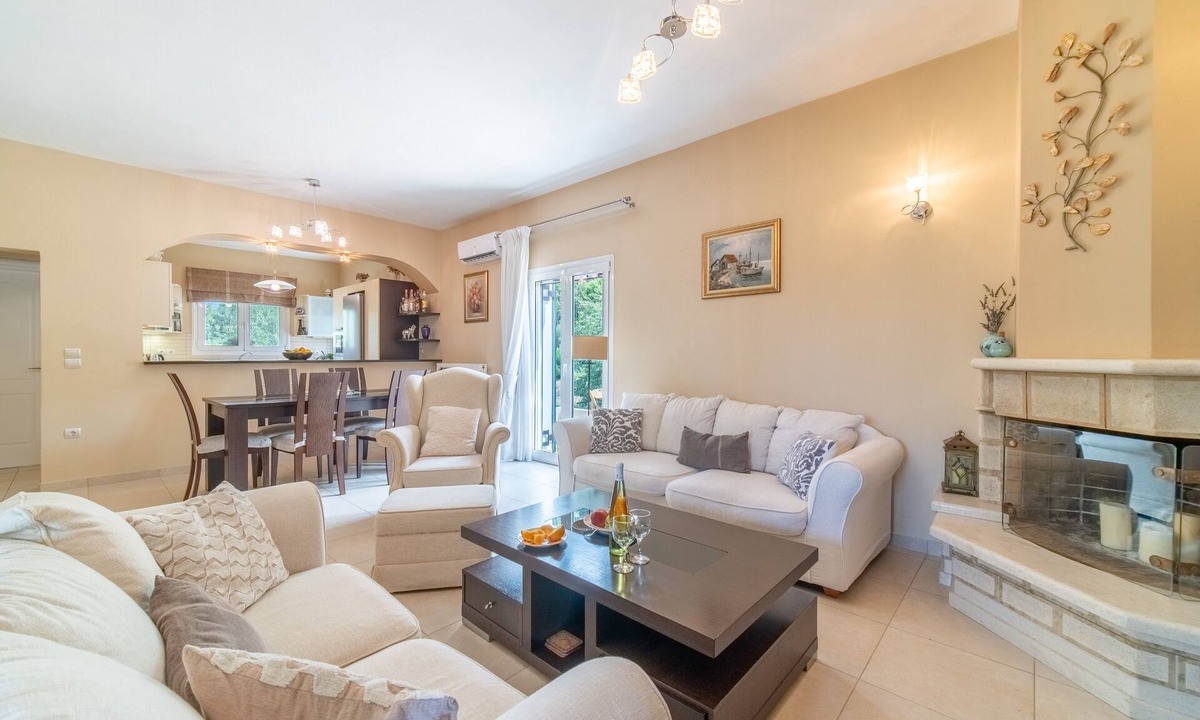 Corfu Town House | Country House with Private Balcony