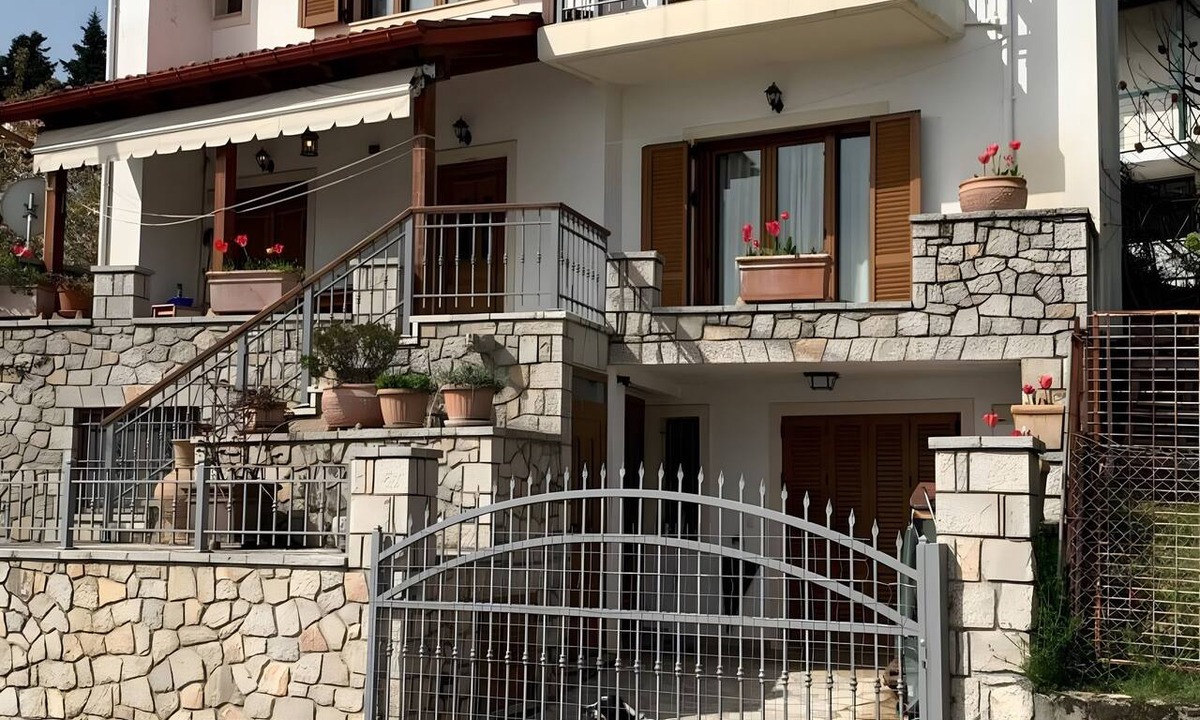 Lamia House | Country House 'Wood and Tradition Pavliani' with Sea View, Balcony and Wi-Fi