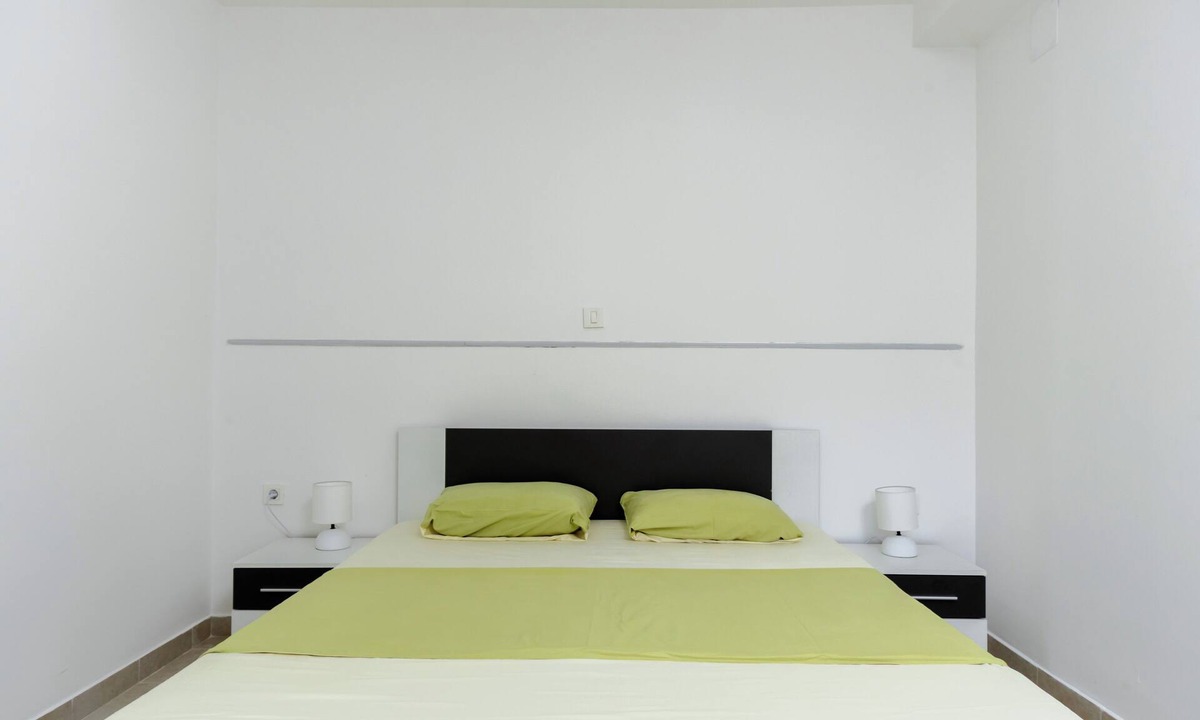 Budva Apartment | Cozy 1-bedroom apartment in a peaceful part of Budva with WiFi, AC, TV.