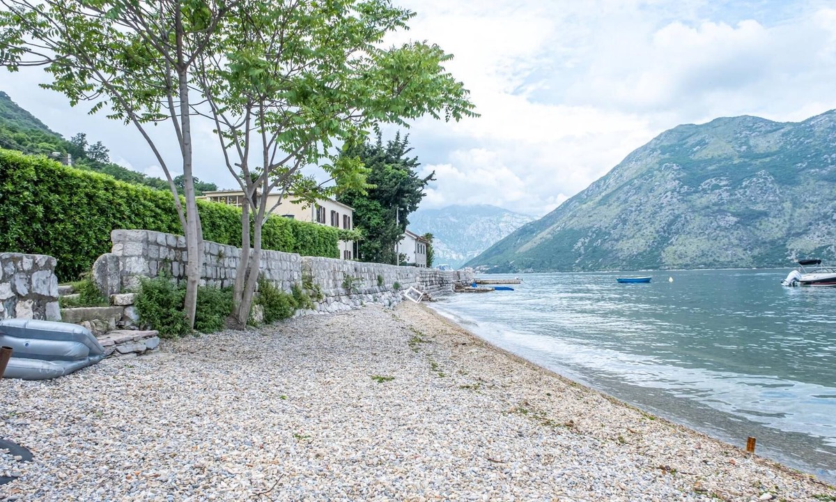 Donji Stoliv Apartment | Cozy and Chic Vacation Flat near Sea in Montenegro