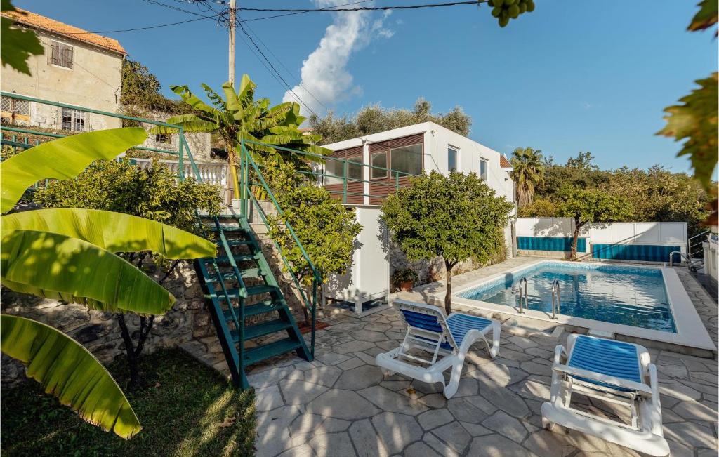 Topla Apartment | Cozy Apartment In Herceg Novi With House Sea View
