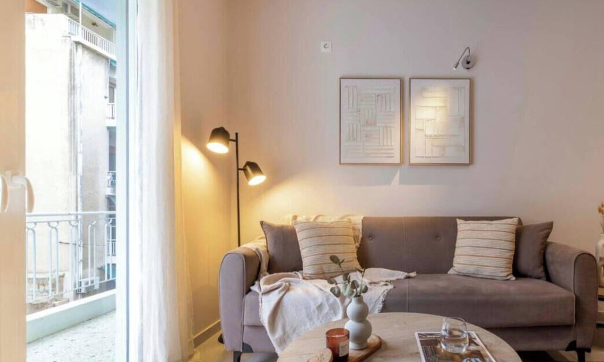 Athens Apartment | Cozy Athens Home | 2BR | Sleeps 5 | Near Acropolis