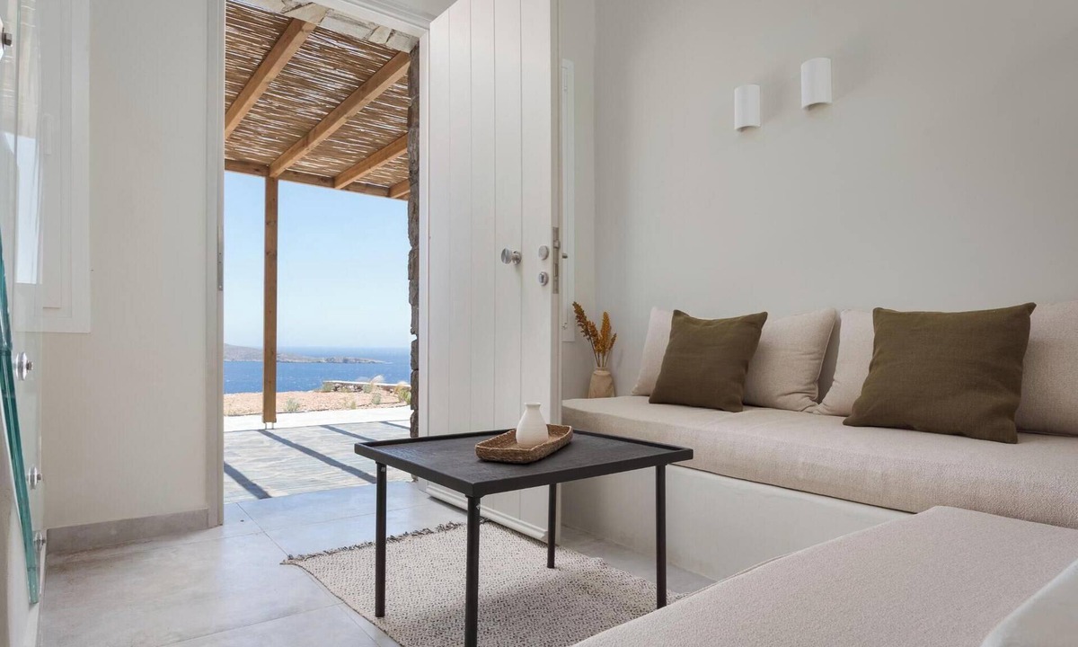 Kithnos Apartment | Cozy Maisonette Kythea Suites Kythnos