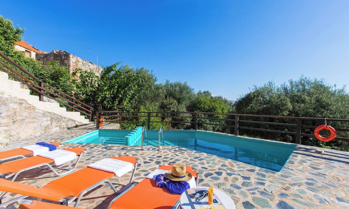 Tzitzifes Villa | COZY VILLA ZOI