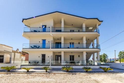 Durres Hotel | Crystal Beach Rooms by PS