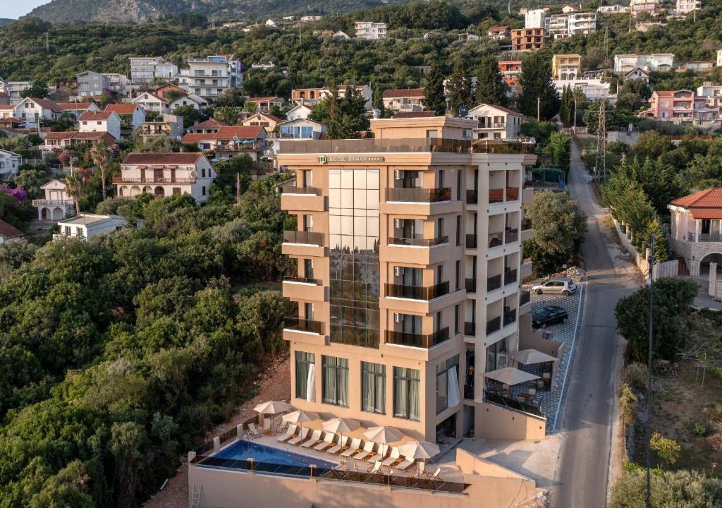 Dobra Voda Hotel | D Iman Hotel