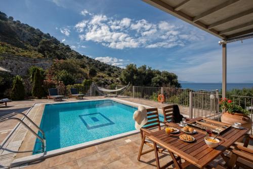 Eleios-Pronnoi Villa | Dalasvillas SkalaAcqua