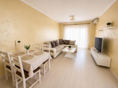 Dubovica Apartment | Darinci Suites Budva Lux