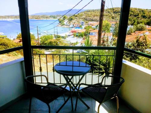 Ormos Panagias Apartment | Dasea Houses