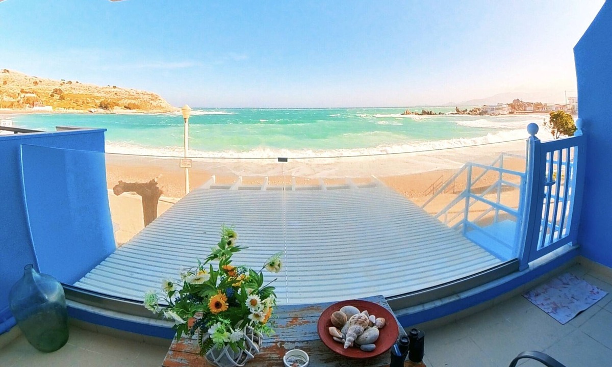 Haraki Apartment | Deluxe Beach Apartment- Sleeps 2 & Private Terrace