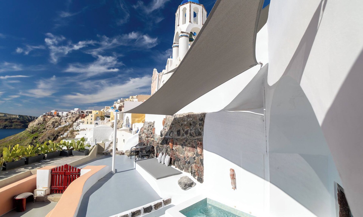 Oia Cottage | Deluxe Cave Villa with outdoor Hot Tub and Caldera View