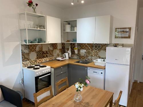 Zgrade House | Deskos sea house in Sutomore ground floor