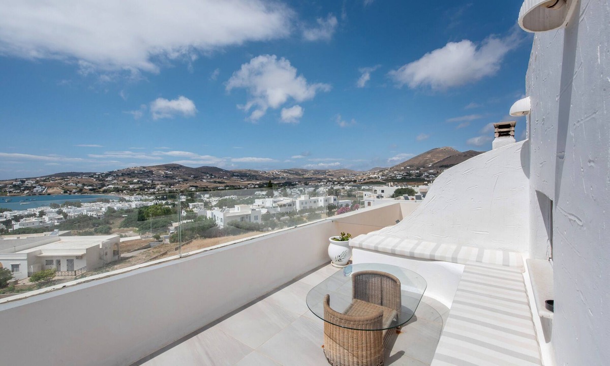 Parikia House | Diamondbig House Country Home with Jacuzzi and Wi-Fi