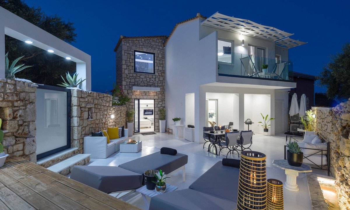 Elation Villa | Dion Villa - Pool & Jacuzzi - Sleeps 4 - Zakynthos