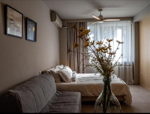Korinthos Apartment | Downtown photographer's studio