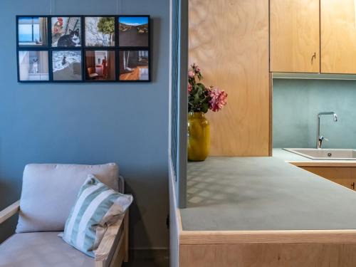 Korithion Apartment | Downtown photographer's studio 2