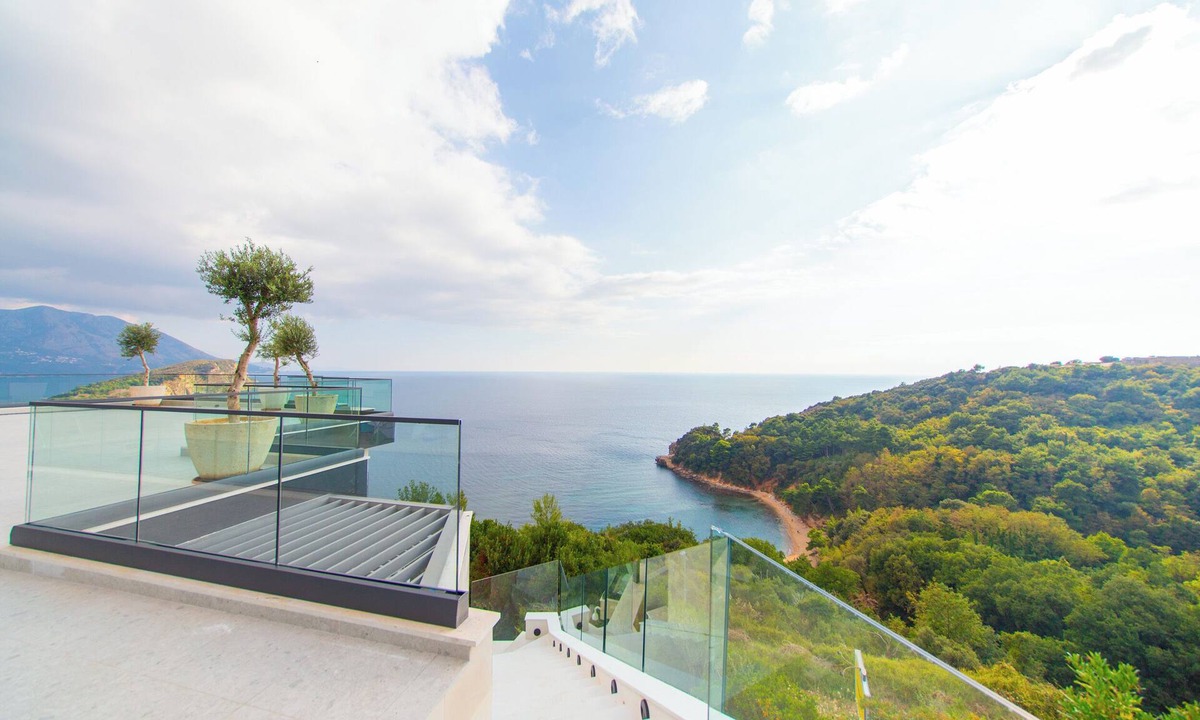 Maini Villa | Elegant Villas Vita-Adriatic Escape w/Sea View & Private Pool