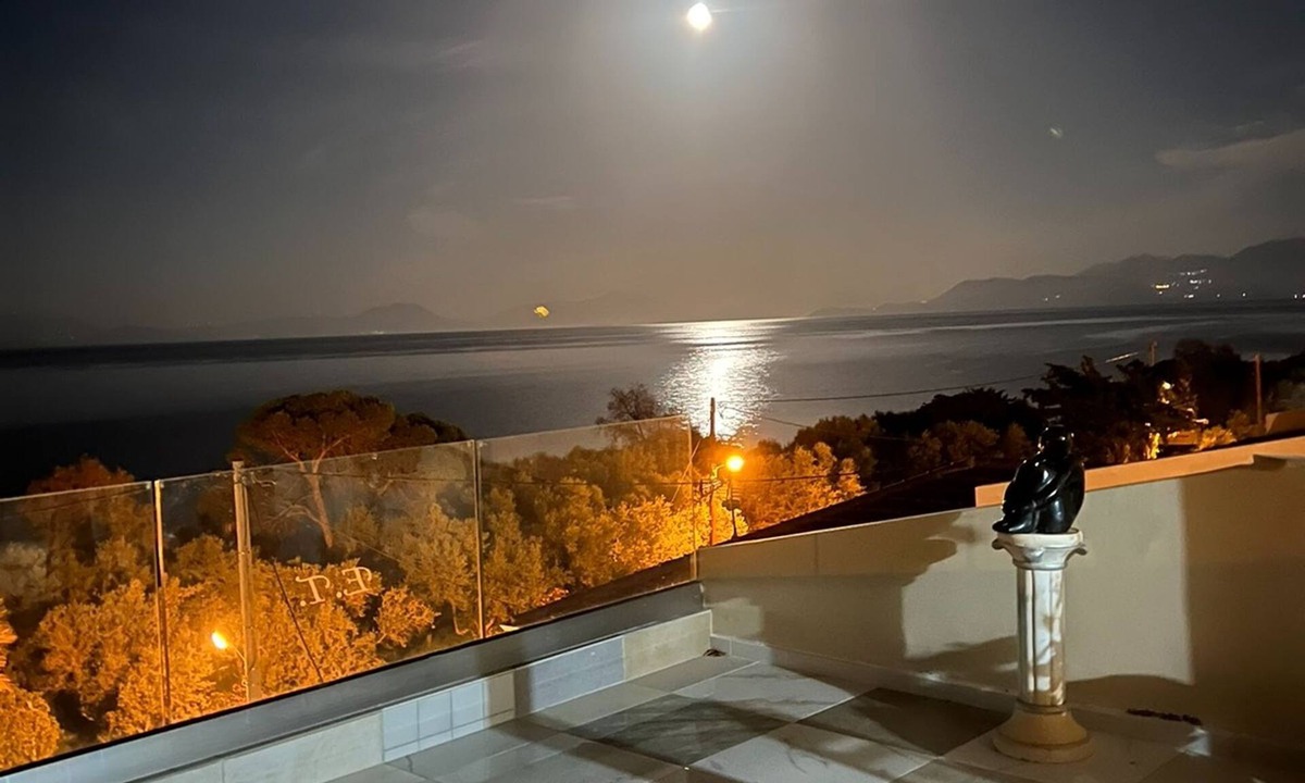 Kato Diminio Apartment | Elena's Seaview Maisonette