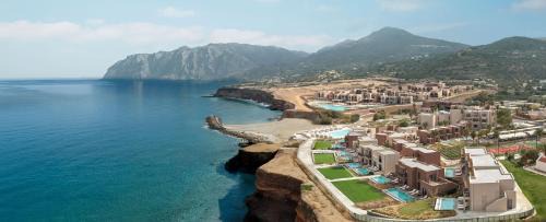Pefki Resort | Ella Rocrita