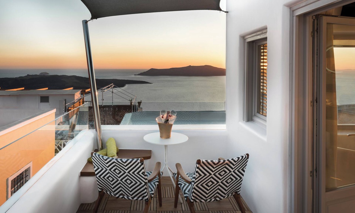 Fira Villa | Emfasis Luxury Villa