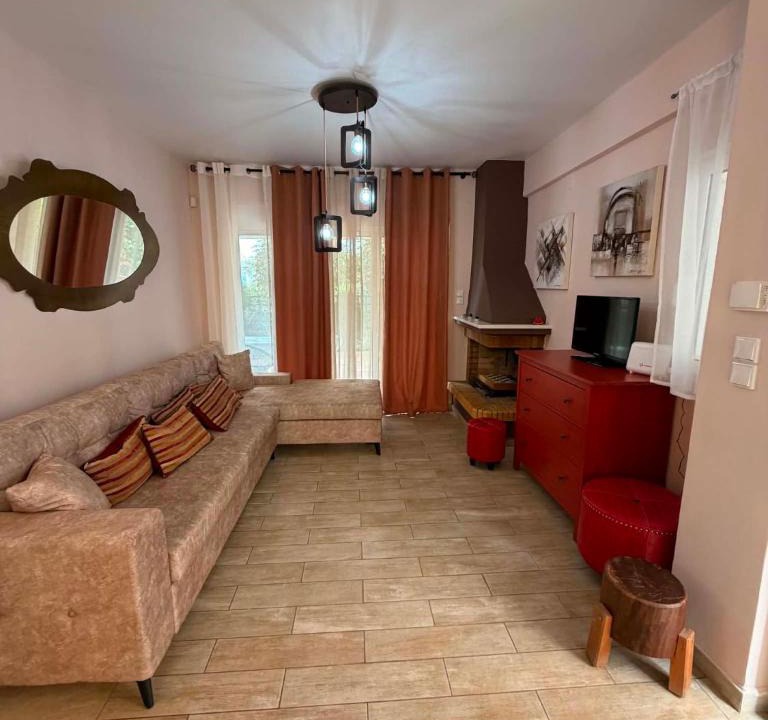 Kato Diminio House | Emily's House
