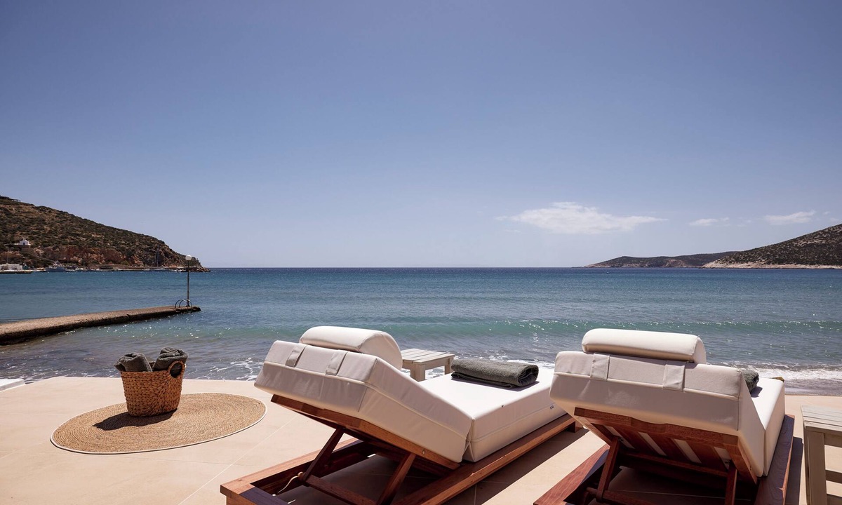 Platis Gialos Hotel | Enalion Suites Sifnos