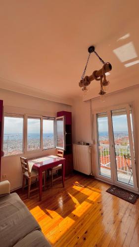 Ano Poli Apartment | Endless view