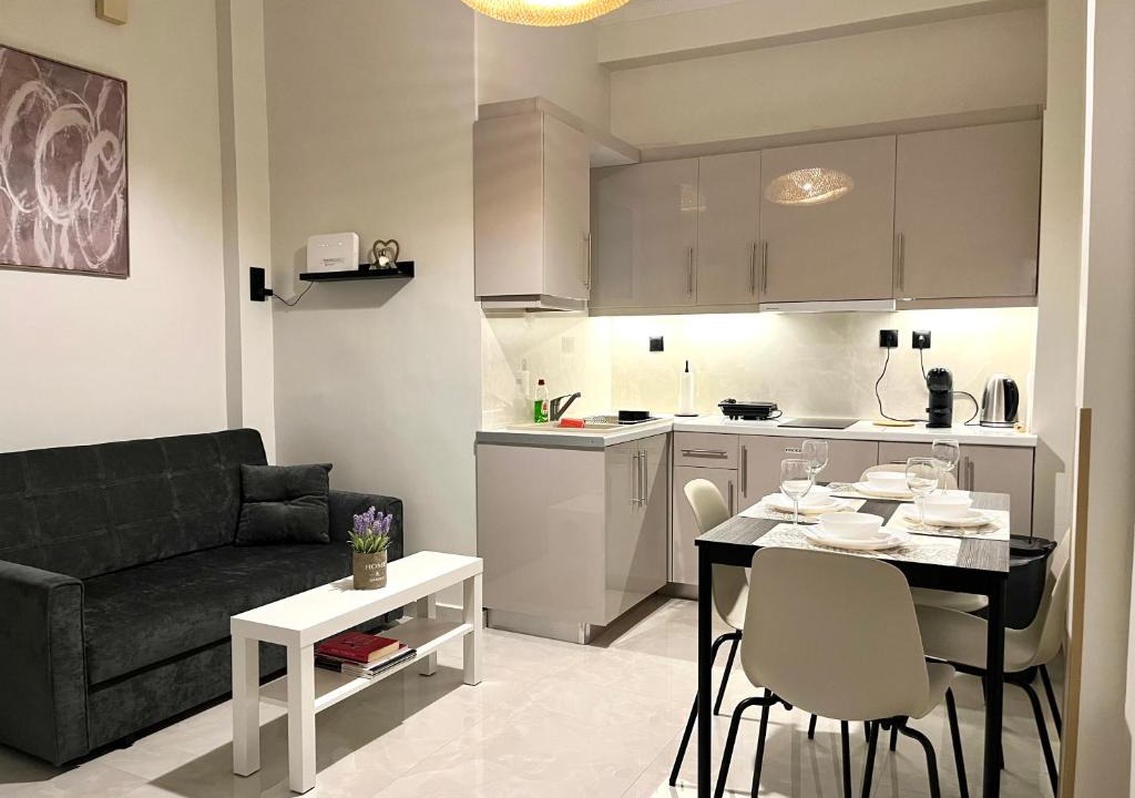 Platia Viktorias Apartment | Entire 2 Bedroom Apartment in Athens City Center