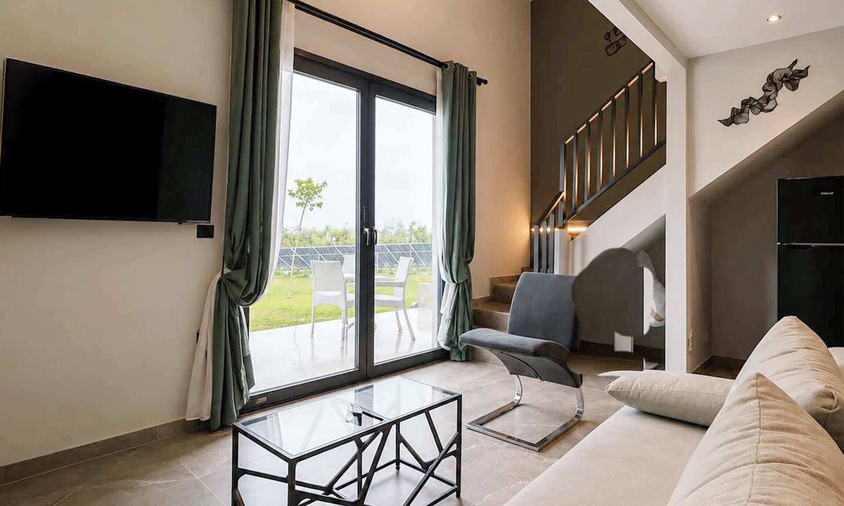 Thermaikos Apartment | Epanomi Suites - Modern Living with Garden Retreat