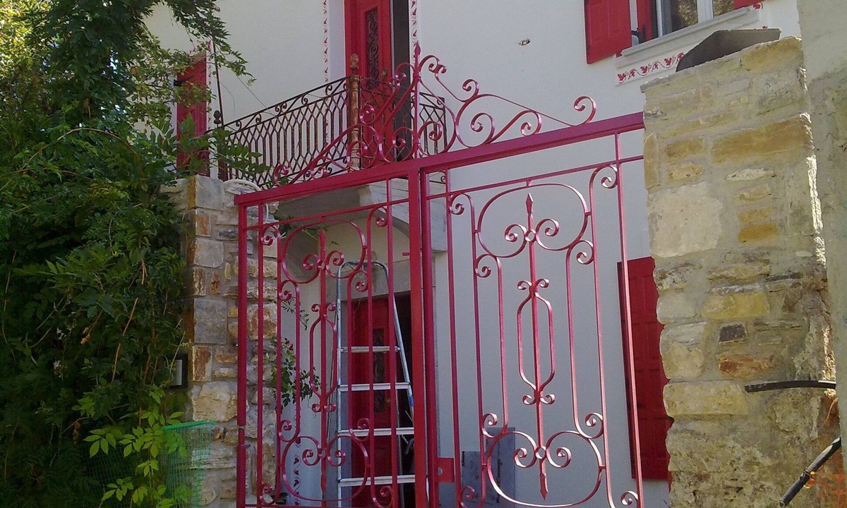Horto Apartment | Epavli Sofia Horto, a 5-minute walk to the sea, 1st-floor apartment