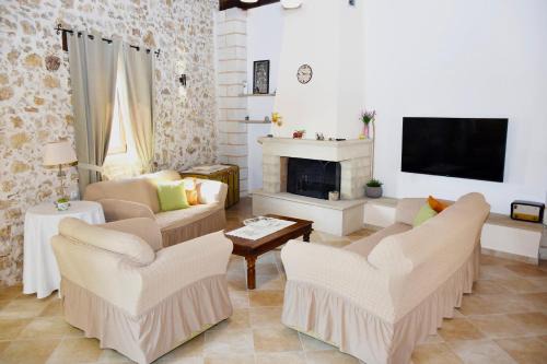 Modi House | ESTIA stone house