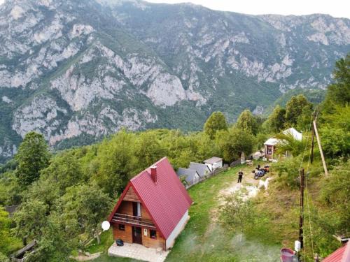 Zabljak Ski Chalet | Ethno Cottage Momo Tepca