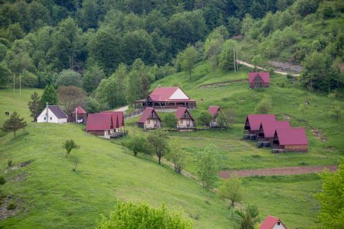 Milosevici Ski Chalet | Etno Village Vojnik