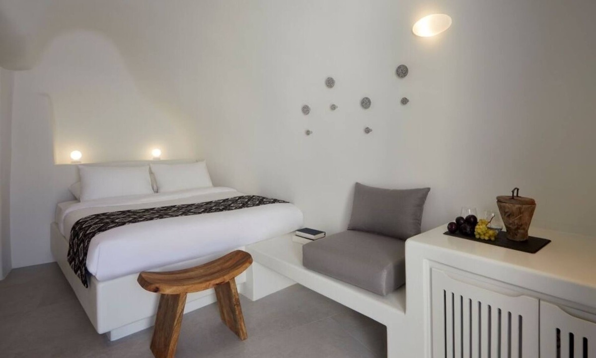Oia Hotel | Executive Two-Bedroom Cave Suite