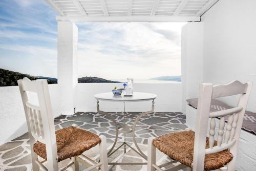 Lefkes House | Exquisite estate, serene environment