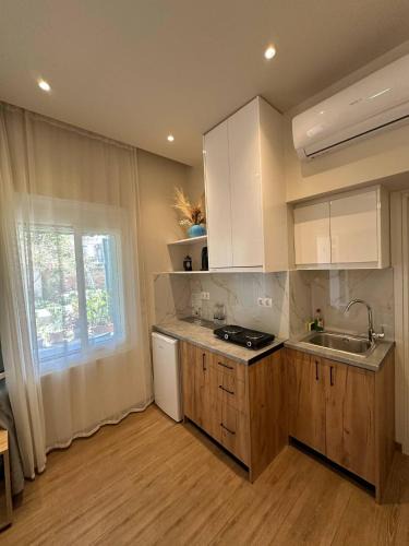 Palaiochora Apartment | EYTYXHS Studios