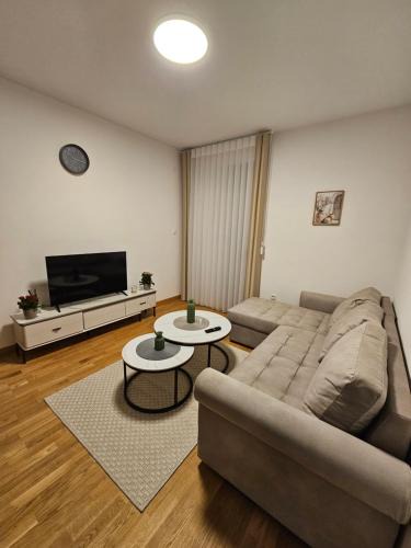 Podgorica Apartment | Family Residence Tološi