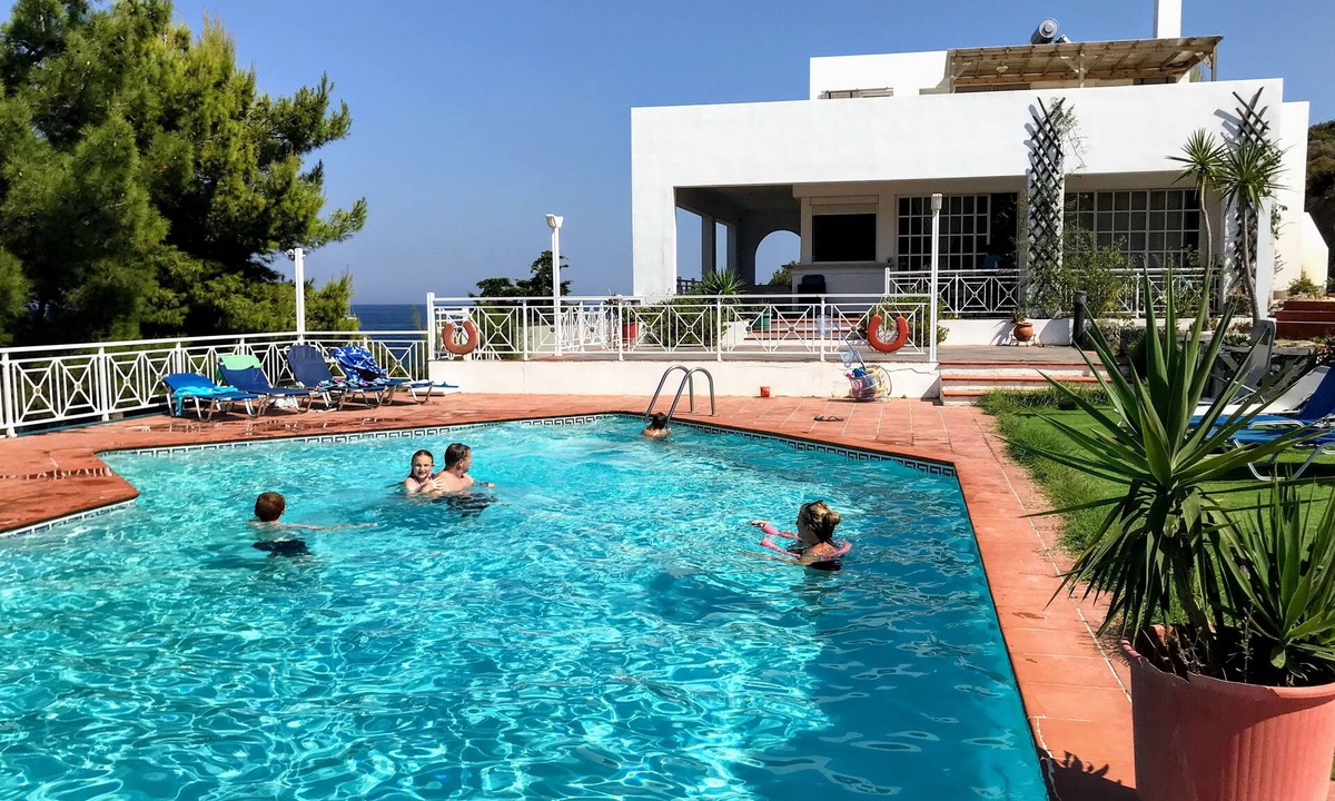 Kontos House | Family studio with sea & pool view