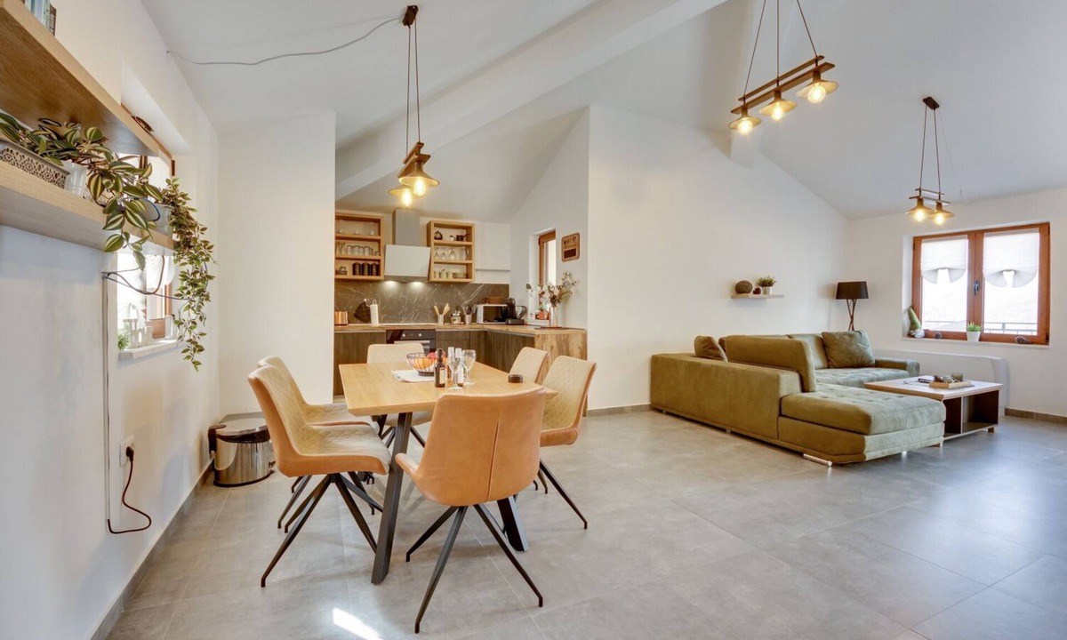 Bar Apartment | Ferienwohnung/app. für 4 Gäste mit 93m² in Zupci