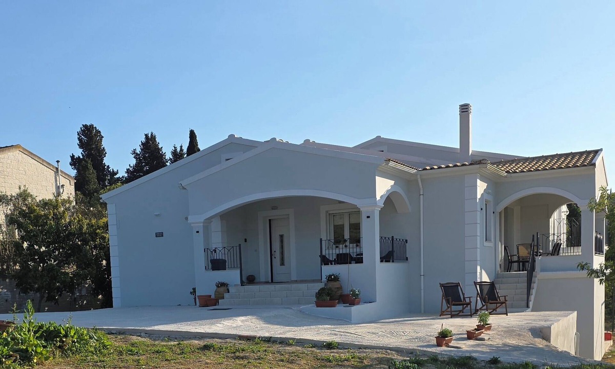 Peroulades House | Fireflies house corfu, spacious, peaceful and relaxing getaway ready for you