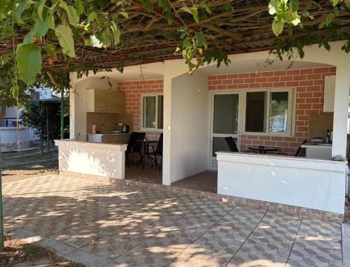 Gjerana House | Flamingo Cottage