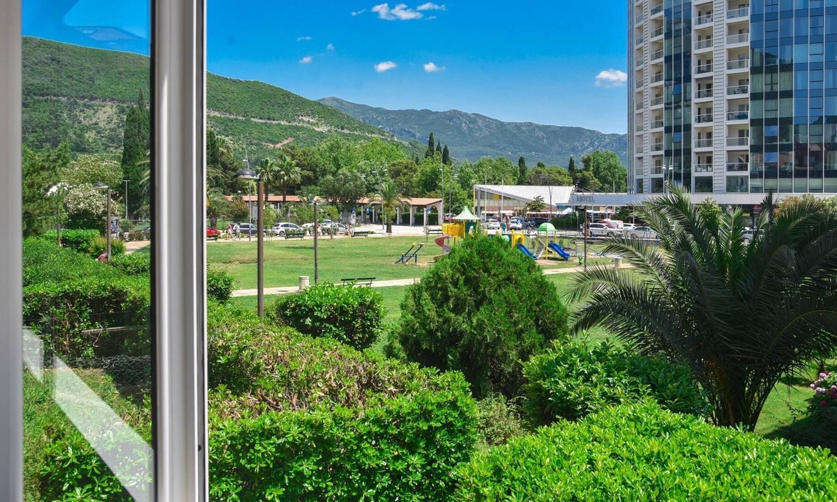 Budva Apartment | Flat w Balcony Fireplace 3 min to Beach in Budva