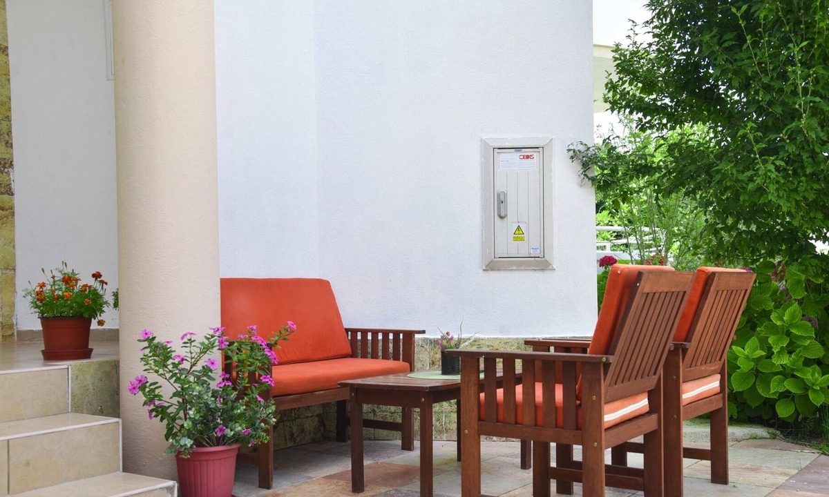 Gjerana Apartment | Flat w Balcony, Garden, 5 min to Ulcinj Long Beach