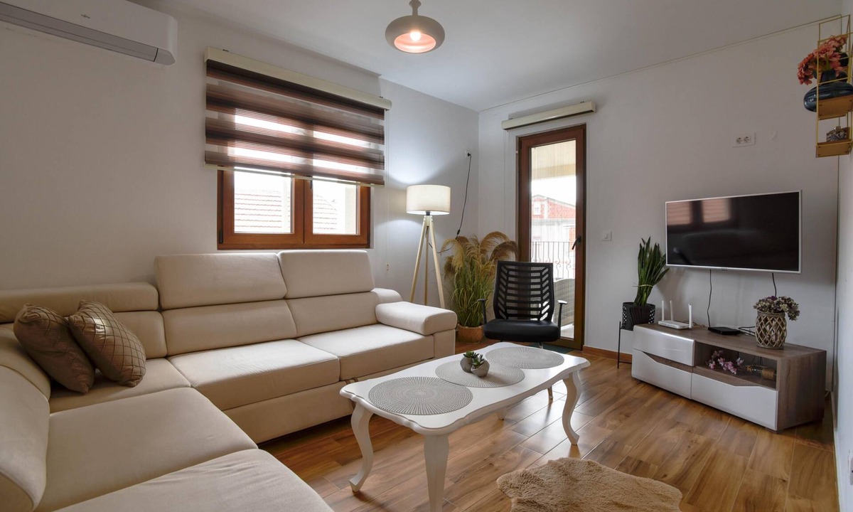 Bar Apartment | Flat with Terrace 4 min to Beach in Bar