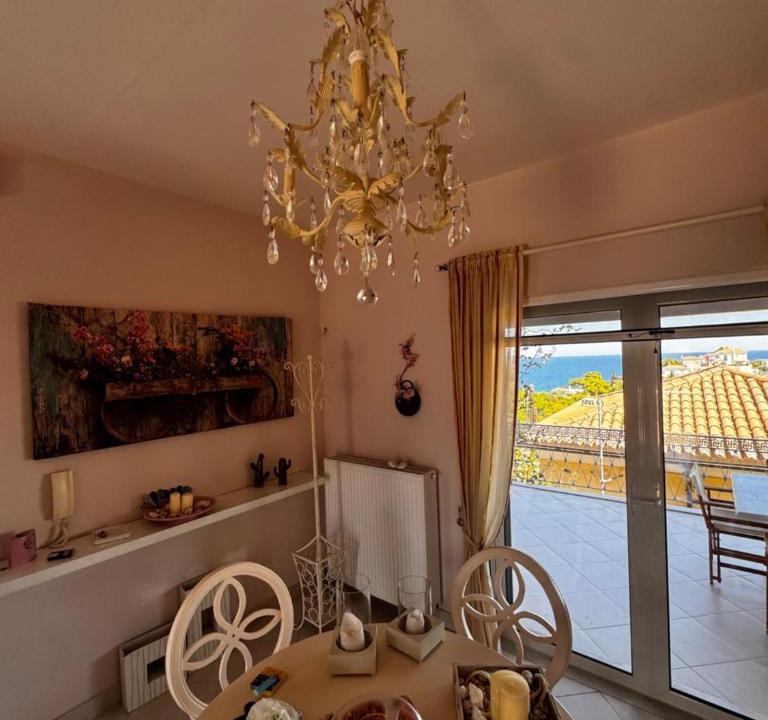 Agios Emilianos Apartment | Flowerhouse